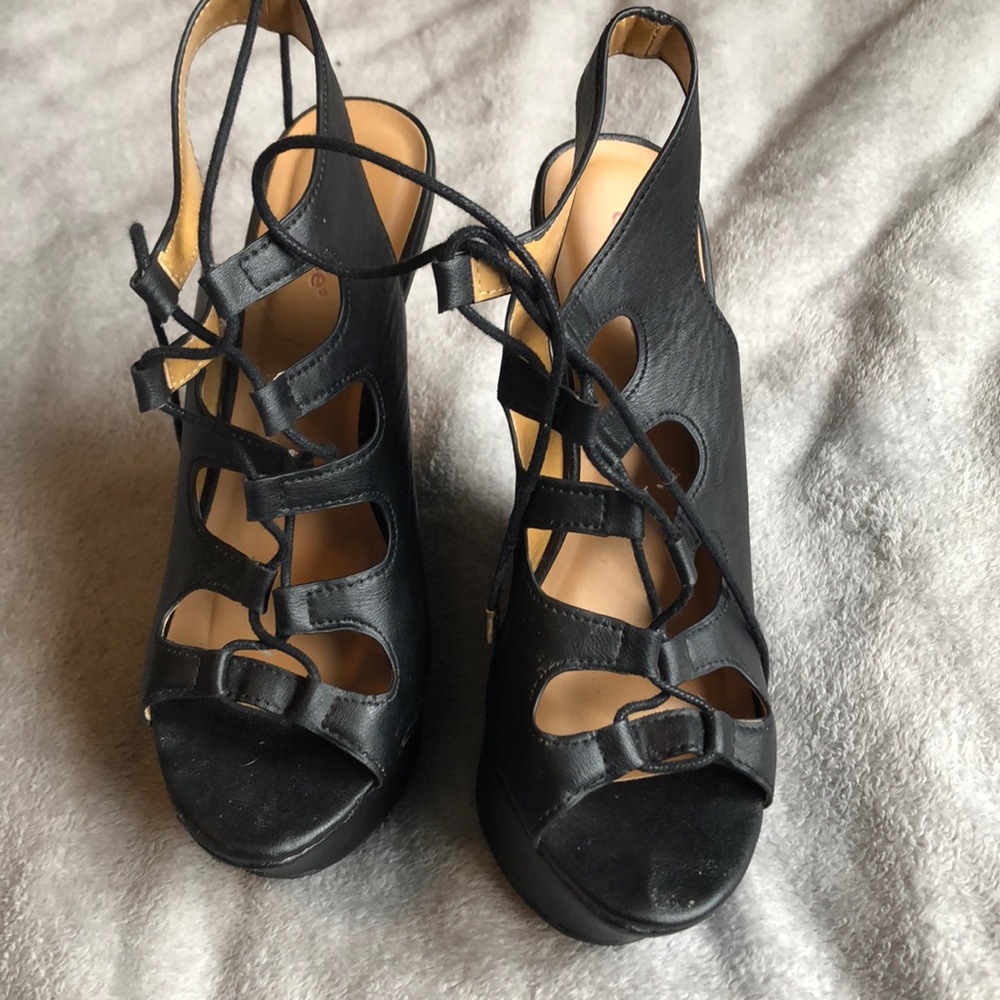Dollhouse platform wedges